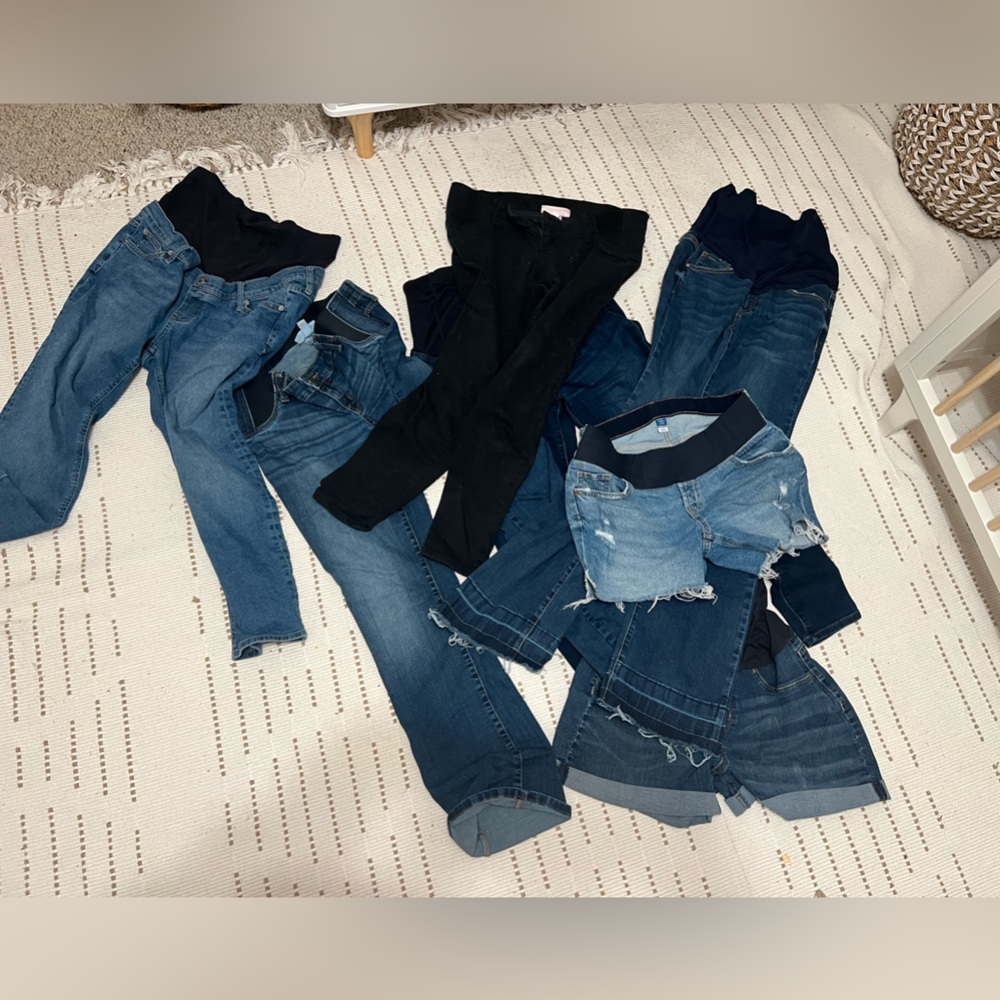 Maternity jeans&shorts$80 for all! 
Gap,Old Navy,Target,Pink Blush& Levi